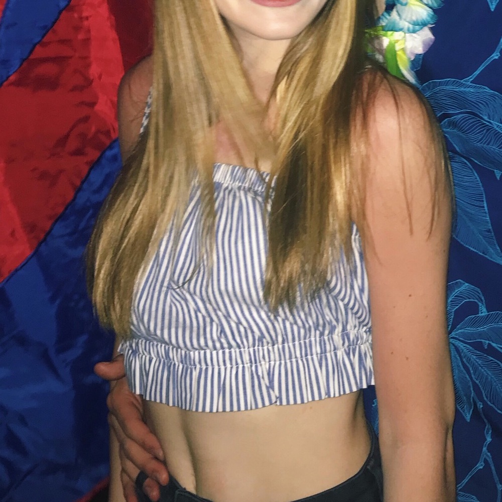 LA hearts crop top